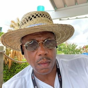 Meet your Posher, Phillip